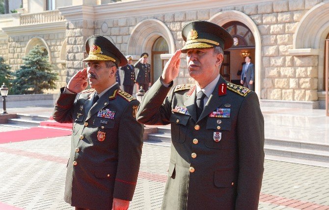 Genelkurmay Başkanı Akar, Azerbaycan Savunma Bakanı Hasanov’la Görüştü