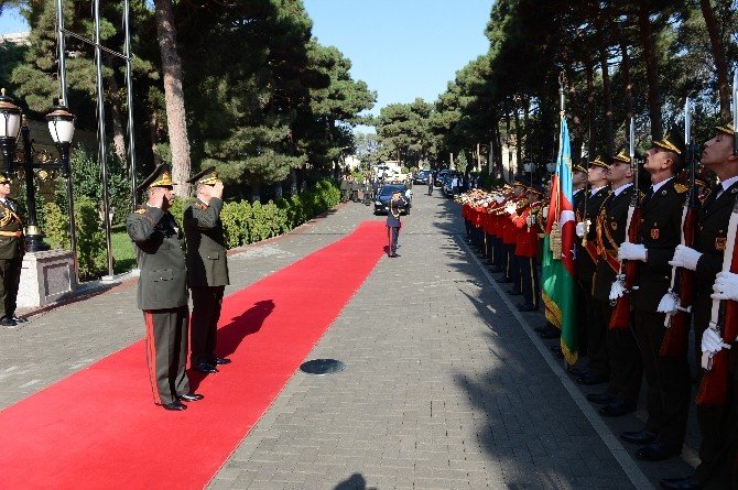 Genelkurmay Başkanı Akar, Azerbaycan Savunma Bakanı Hasanov’la Görüştü