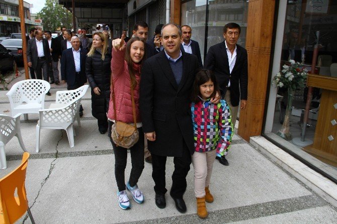 Bakan Kılıç’a Seçim Gezilerinde Aile Desteği