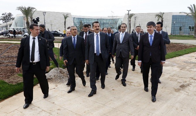 Bakan Faruk Çelik, Expo Alanında İncelemelerde Bulundu