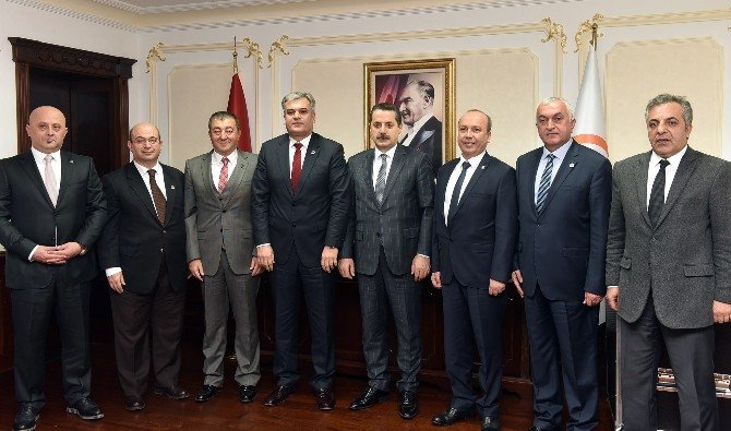 Bakan Çelik, Tohumculuk Sektörü Temsilcileriyle Görüştü