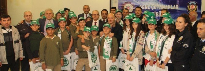 Giresun İl Emniyet Müdürlüğü’nden “Genç Çotanaklar Tribünde, Tribünler Güvenli Ellerde” Projesi