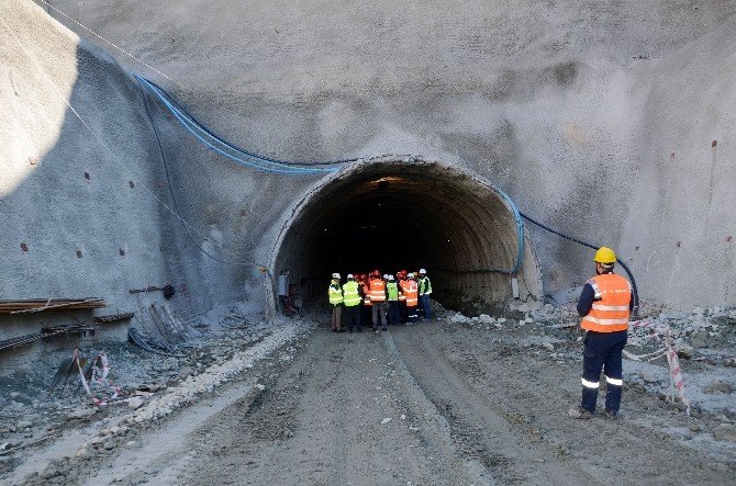 Bakır Rezervi Bulunan Nehrin Yatağı Değişecek