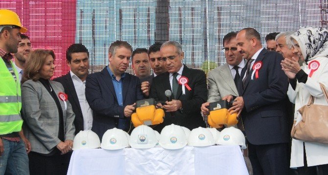 Bakan Topçu, Gölbaşı’nda Temel Atma Törene Katıldı