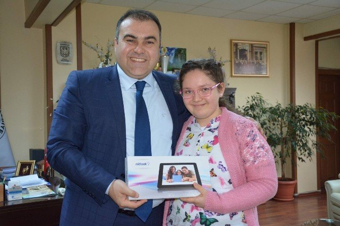 Görele Belediye Başkanı Erener, Teog Birincilerini Ödüllendirdi