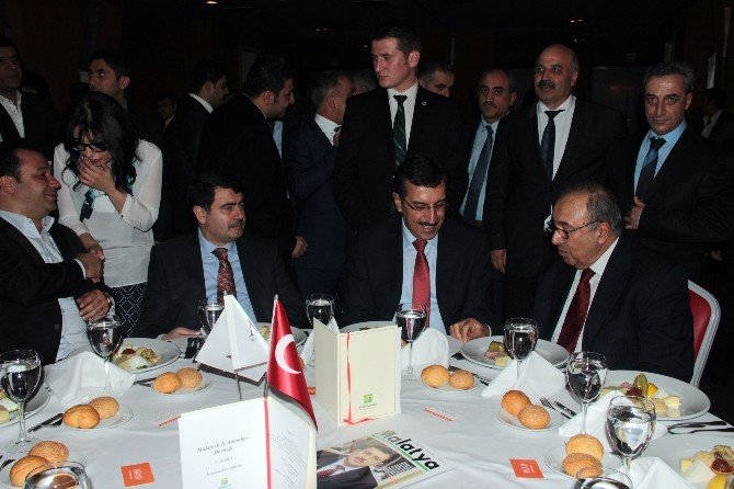 Bakan Tüfenkci: “Gümrük İşlemlerini Tek Elde Toplamak İçin Elektronik Veri Bankası Oluşturuyoruz’’