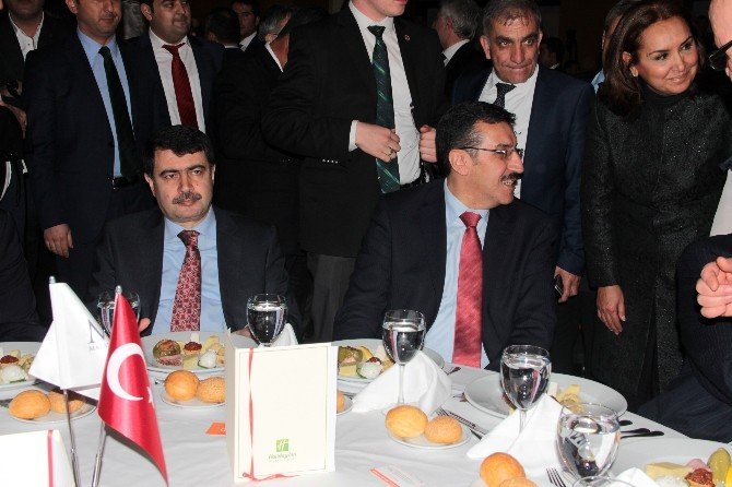 Bakan Tüfenkci: “Gümrük İşlemlerini Tek Elde Toplamak İçin Elektronik Veri Bankası Oluşturuyoruz’’