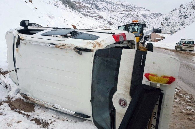Gümüşhane’de Trafik Kazası: 3 Yaralı