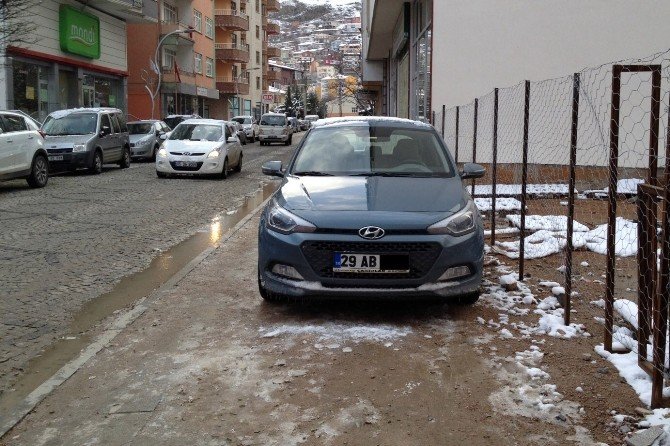 Gümüşhane’de Kaldırım Üzerine Park Edenlere Af Yok