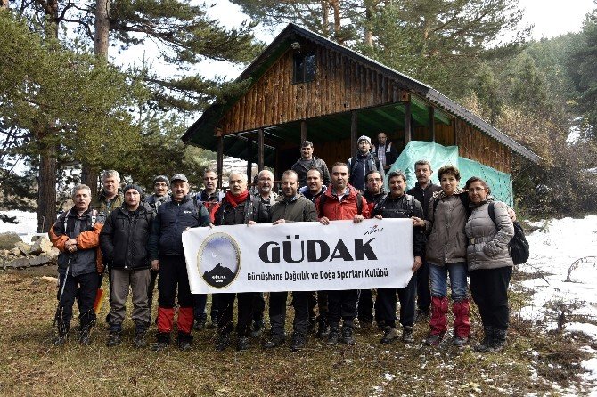 Gümüşhaneli Dağcılar Yeniyol Köyünde Yürüyüş Gerçekleştirdi