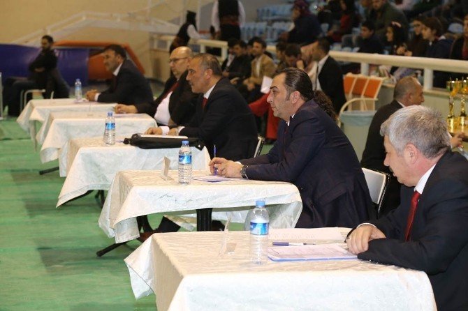 Gümüşhane’de Okullar Ve Kulüplerarası Halk Oyunları Yarışması Yapıldı