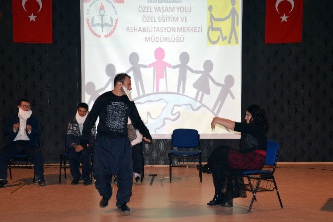 Kelkit’te Engelliler Günü ‘En Büyük Engel Sevgisizlik’ Temasıyla Kutlandı