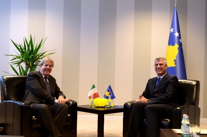 İtalya Dışişleri Bakanı Gentiloni Kosova’da