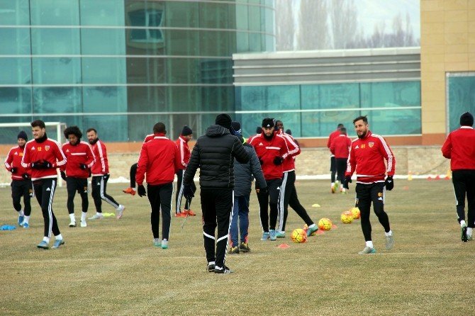 Kayserispor Konya’dan Puanla Dönmek İstiyor