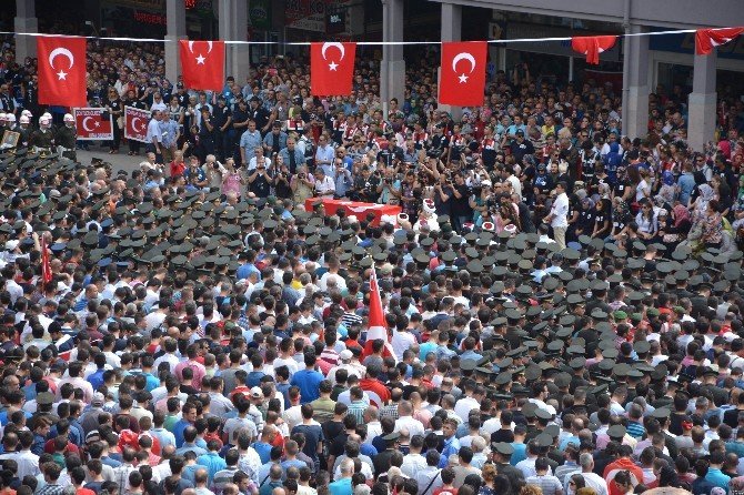 Dağlıca Şehidi Balıkesir’de Gözyaşları İle Toprağa Verildi