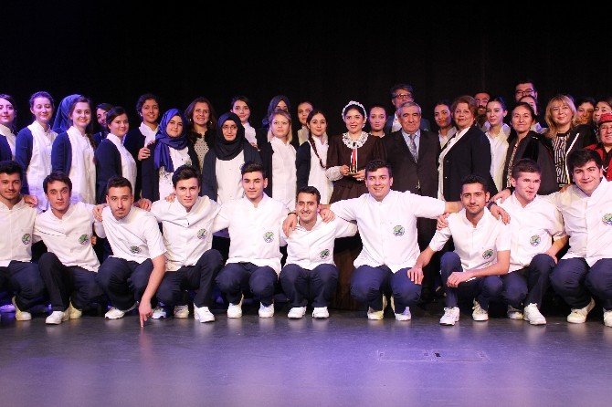 Florence Nightingale’den Işık Alarak Mesleklerine Başladılar