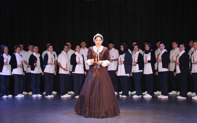 Florence Nightingale’den Işık Alarak Mesleklerine Başladılar