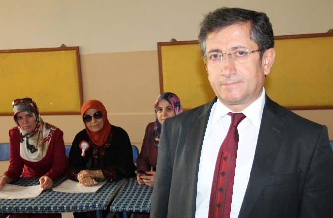 Babası Okutmadı 55 Yaşında Diploma Aldı