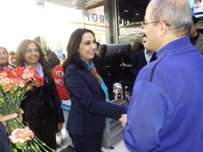 Hdp Eş Genel Başkanı Yüksekdağ’ın Van Ziyareti