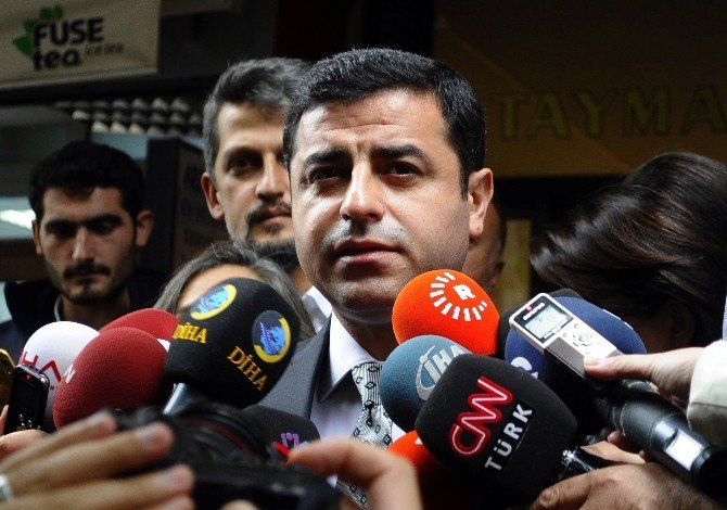 Selahattin Demirtaş: "Savcılar Arkasında Kim Varsa Ortaya Çıkarsın, Korkmasın"