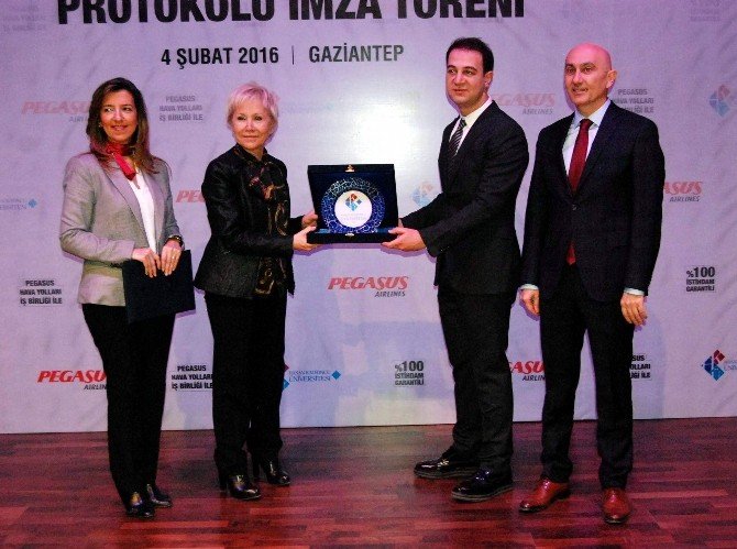 Üniversiteli Kabin Memurları