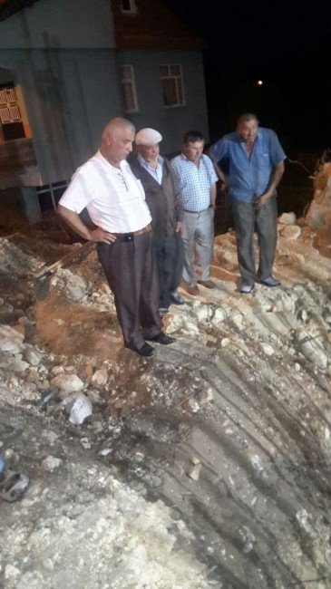 Şiddetli Lodosun Yıktığı Minare İçin Yardım Bekliyorlar