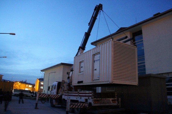 Hastanedeki Jeneratöre El Konuldu