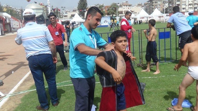 Hatay’da Aba Güreşi Dünya Kupası Elemeleri Başladı