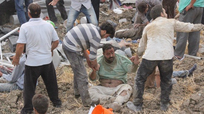 İnşaat İşçilerini Taşıyan Kamyonet Takla Attı: 6 Ölü, 25 Yaralı