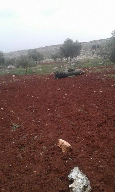 Rus Uçakları Suriye’nin Sarmada Kasabasına Hava Saldırı Düzenledi
