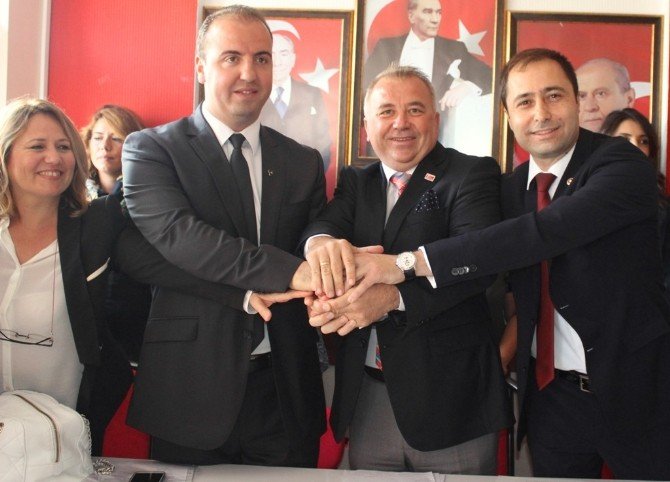 Mhp’den 3 İsim Aday Adaylığını Açıkladı