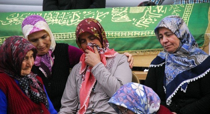 Oğluyla Birlikte Girdiği Kaçak Kömür Ocağında Ölen Madenciye Gözü Yaşlı Veda