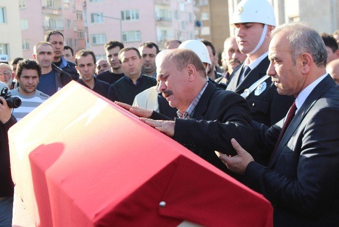 Kazada Ölen Polis Memuru Son Yolculuğuna Uğurlandı