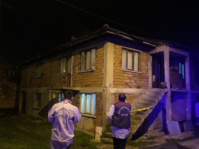 Kolonya Bağımlısı Şahıs Evinde Ölü Bulundu