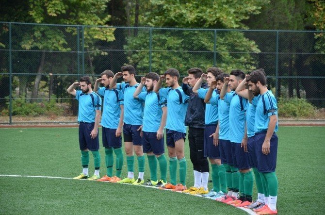 Hazırlık Maçına Asker Selamıyla Çıktılar