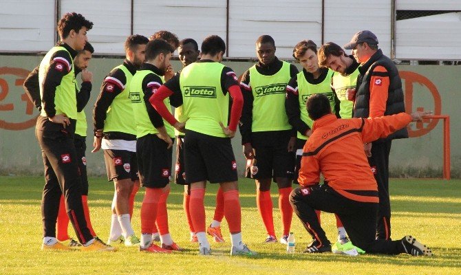 Adanaspor’da Moraller Yerinde