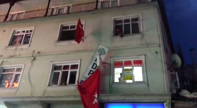 Bartın’da Hdp İl Binasına Saldırı