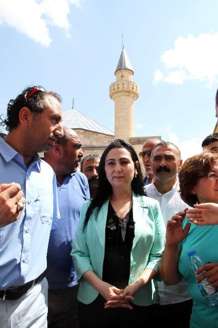 Hdp’li Yüksekdağ: "Savaşı Türkiye Halkları İstemiyor"