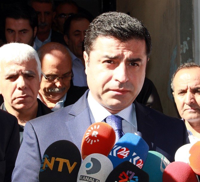Hdp Eş Genel Başkanı Demirtaş: "Canlı Mı Cansız Mı Bilmem Ama Alçak Bir Bombadır"