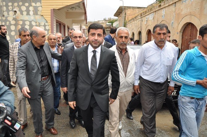 Hdp Eş Genel Başkanı Selahattin Demirtaş: