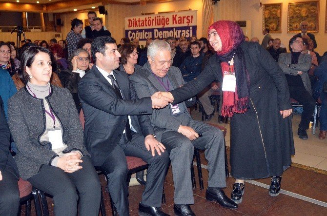 Selahattin Demirtaş: "Okyanustaki Küçük Balık Gibiyiz"