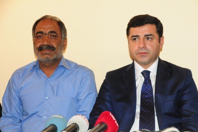 Demirtaş’tan Şehit Askerin Ailesine Taziye Ziyareti