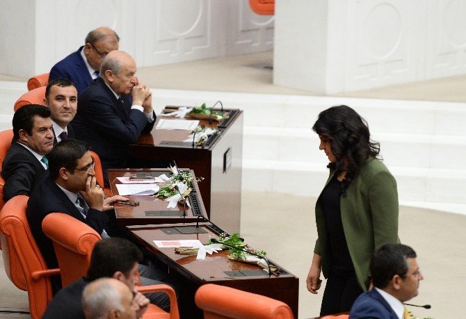 Dilek Öcalan, Milletvekili Yemini Etti