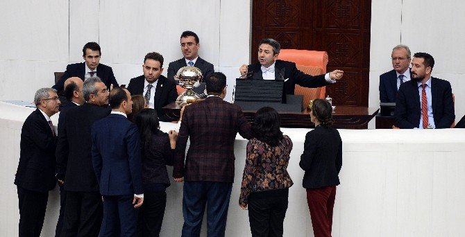 Bakan Bozdağ, Hdp’li Vekilleri Utandırdı