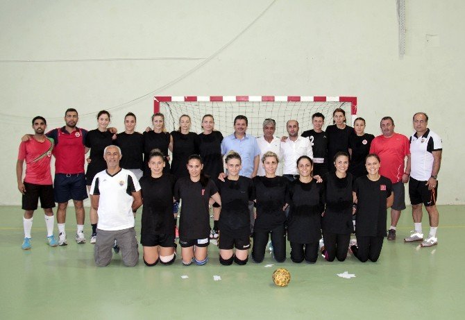 Üsküdar Belediyespor İle Kastamonu Belediye Çatalzeytin’de Hazırlık Maçı Yaptı