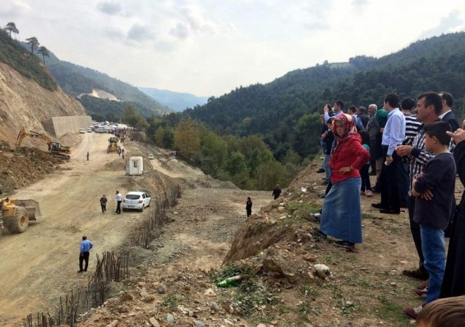 Dağ Yolunda Heyelanla Baş Edilemeyince Tünel Yapılacak