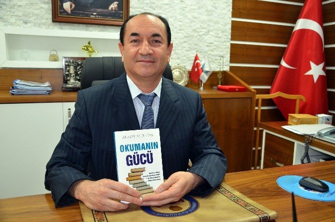 Soma Kaymakamı Altıntaş İlk Kitabını Çıkardı