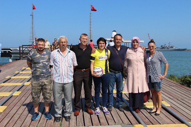 4 Ay Önce Futbola Başlayan Hilal, Milli Takım’a Çağrıldı