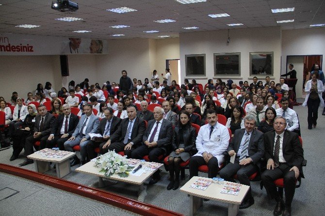 Çorum’da “Klinik Eczacılık Hizmetleri” Anlatıldı