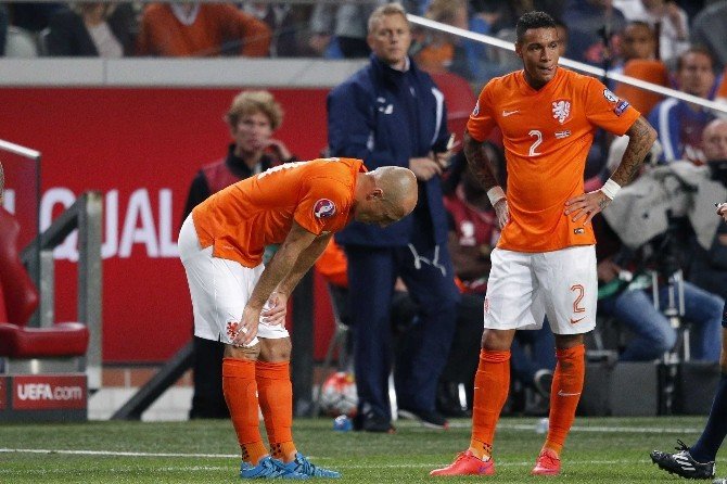 Arjen Robben 1 Ay Yok